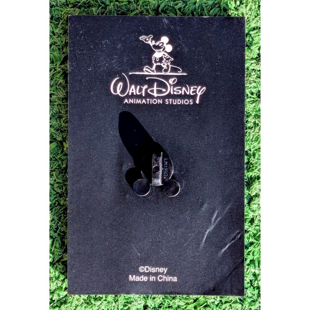 Disney 1" Pin Frozen II 2 Exclusive Limited Edition D23 2018 Snowflake Shape NIP - Picture 3 of 3